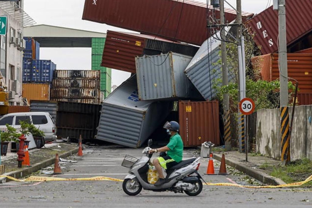 Typhoon Krathon claims four lives in Taiwan, injures more than 700