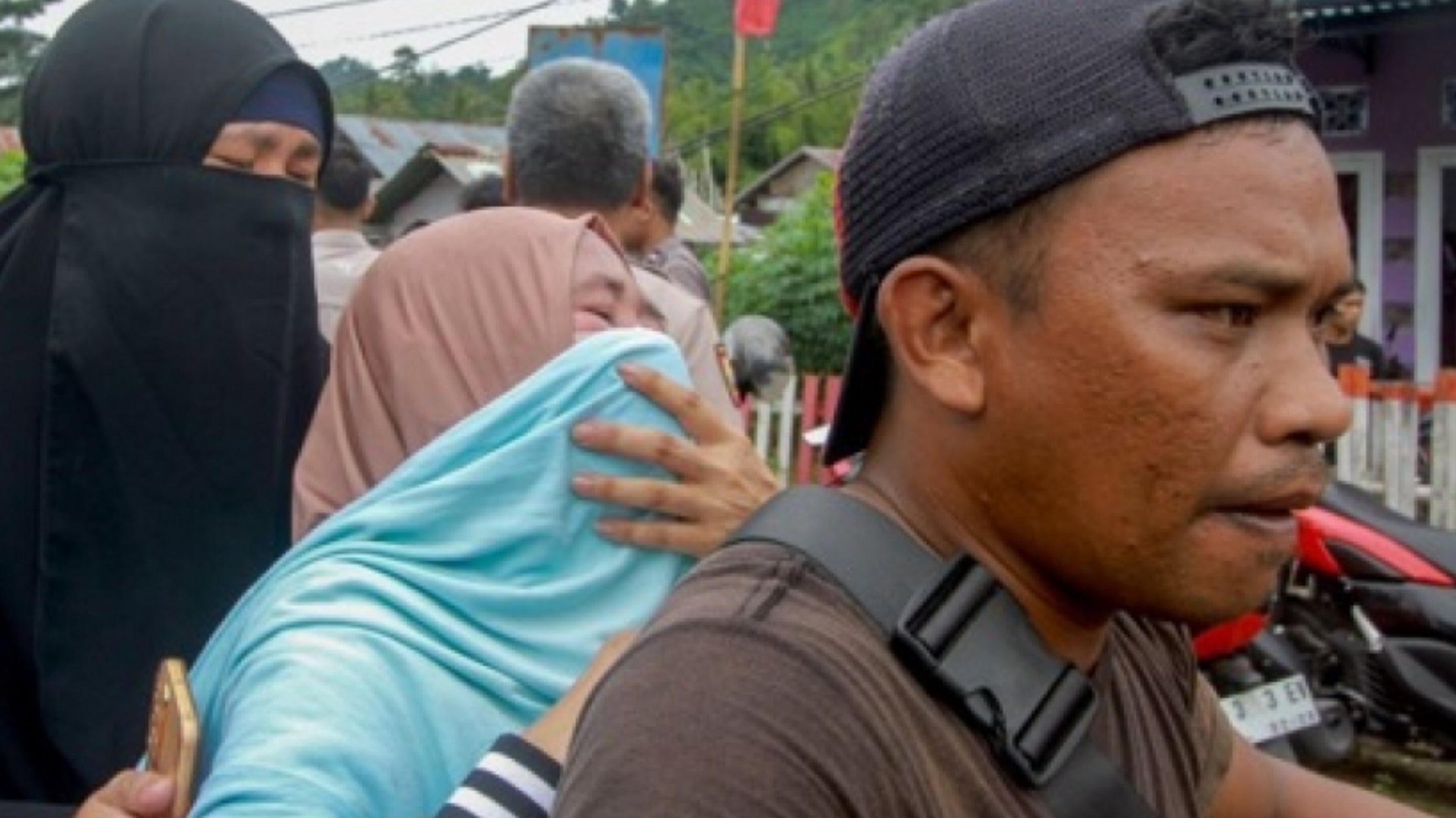 Indonesia: at least 17 dead in landslide near illegal gold mine