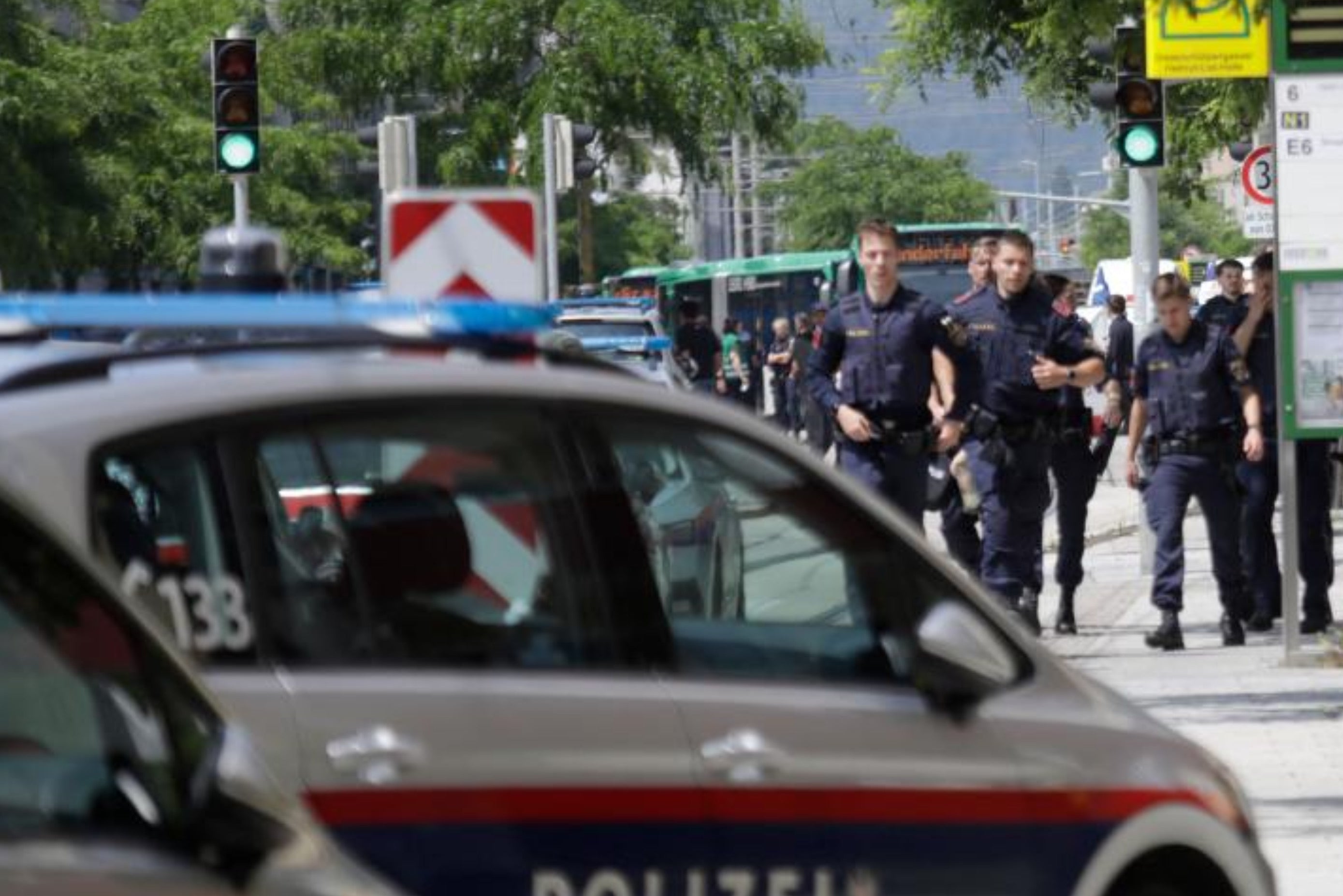 Shots fired at a school in Austria: at least 10 dead and many injured